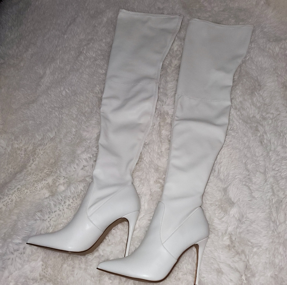 Didn't fit me. I'm a true size 10.